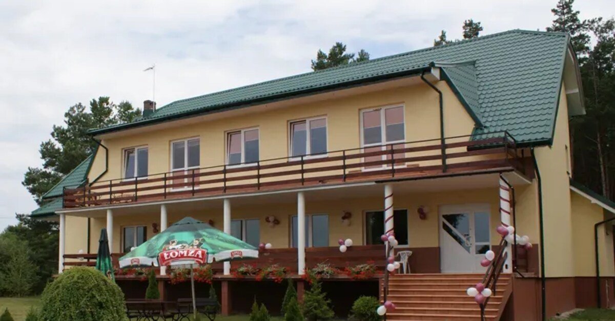 Who Would Win Between All Might and Satoru Gojo?